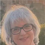 Profesora titulada en impartir clases de piano, con más de 25 años de experiencia